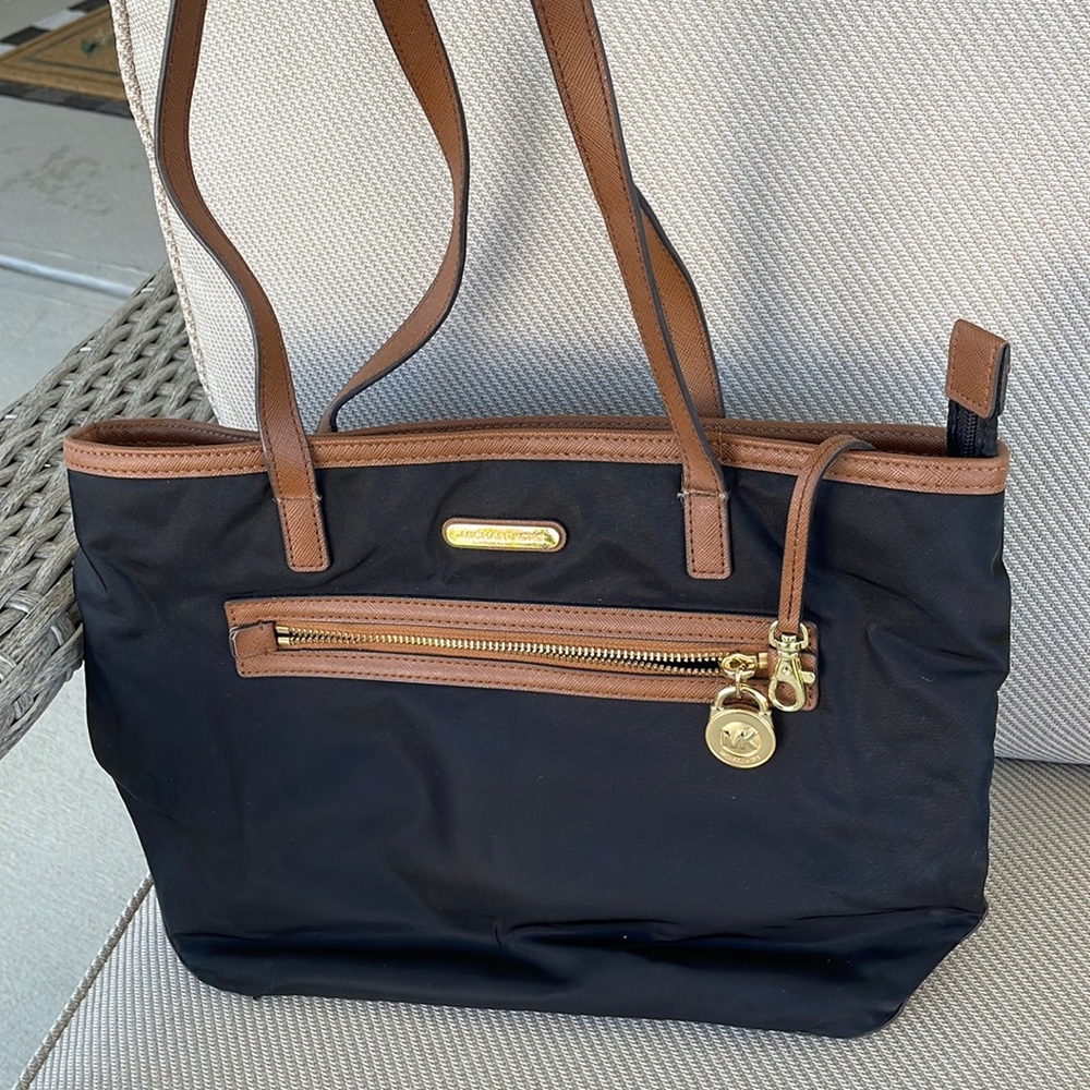 Michael Korks Black Neoprene small handbag.